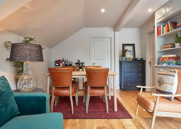 The Hoste And The Vine House Hotels