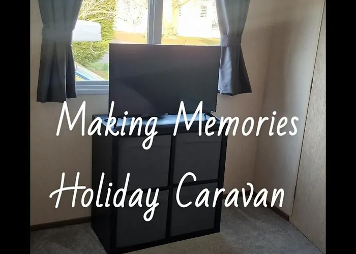 Making Memories Holiday Caravan